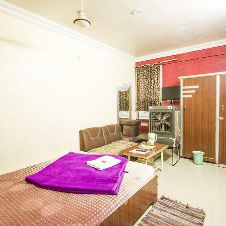 Hotel Gujarat Palace Ujjain Exteriör bild