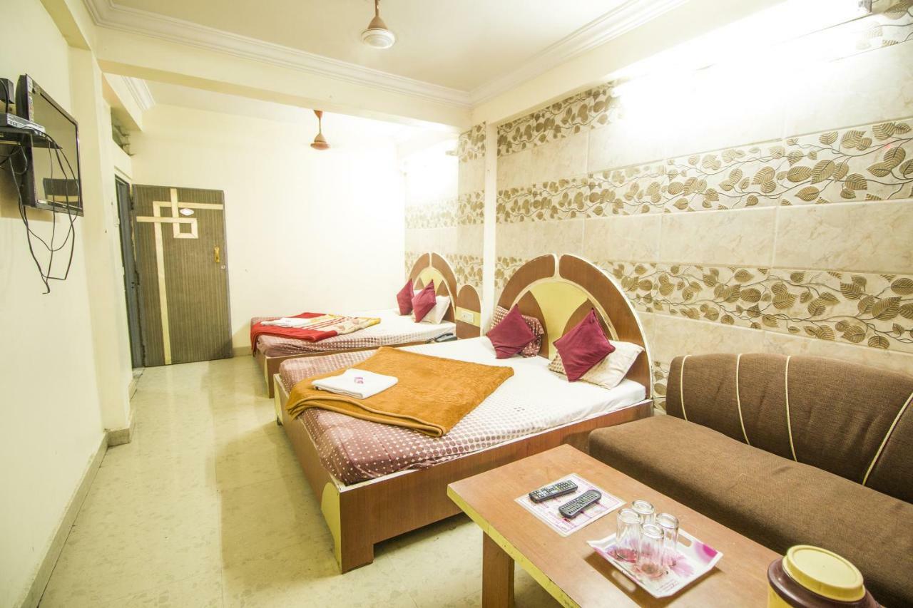 Hotel Gujarat Palace Ujjain Exteriör bild