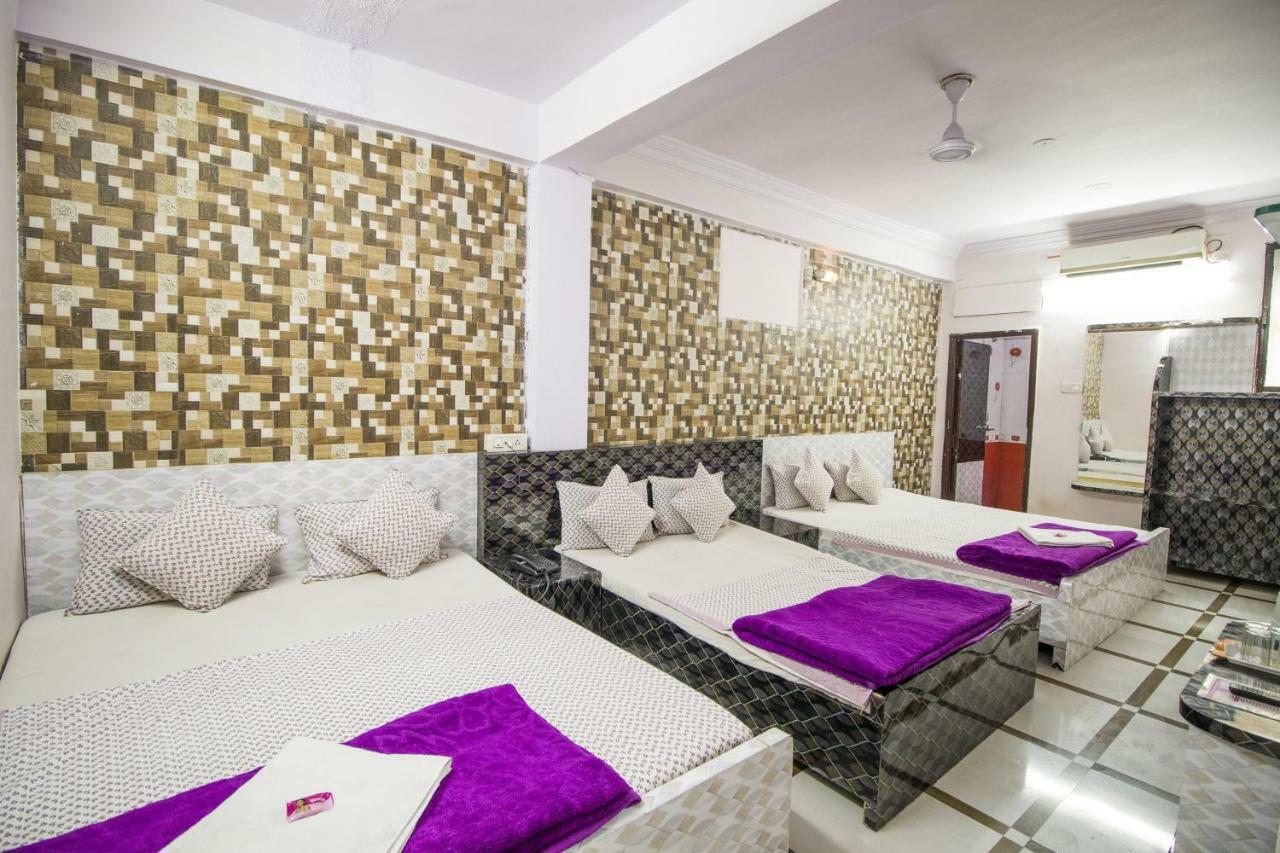 Hotel Gujarat Palace Ujjain Exteriör bild