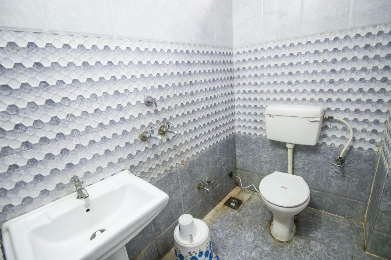 Hotel Gujarat Palace Ujjain Exteriör bild
