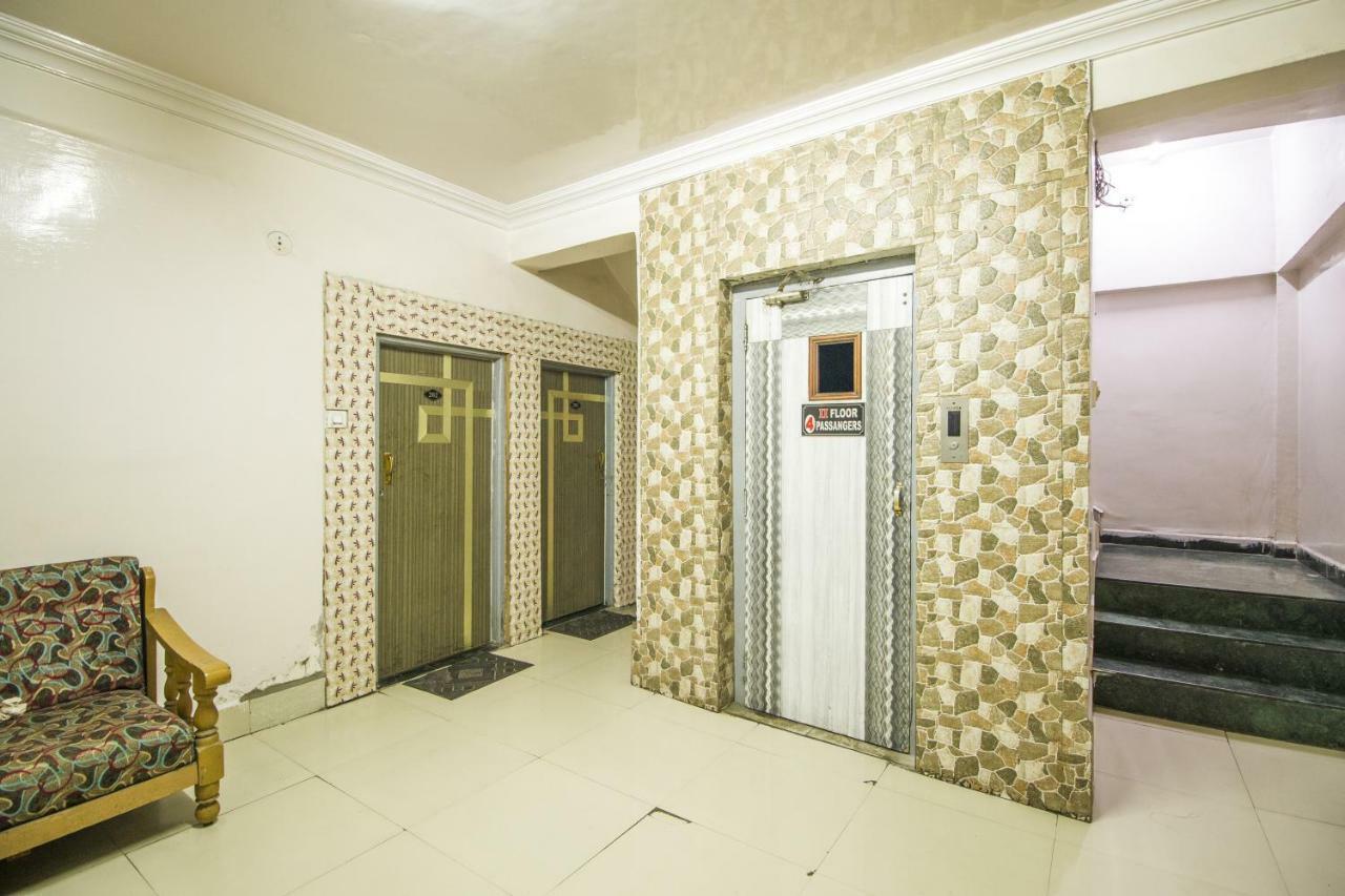 Hotel Gujarat Palace Ujjain Exteriör bild