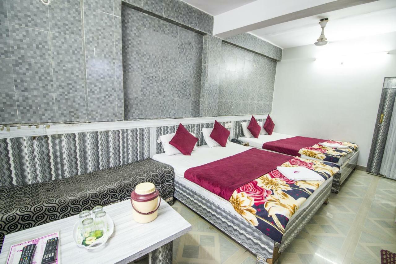 Hotel Gujarat Palace Ujjain Exteriör bild
