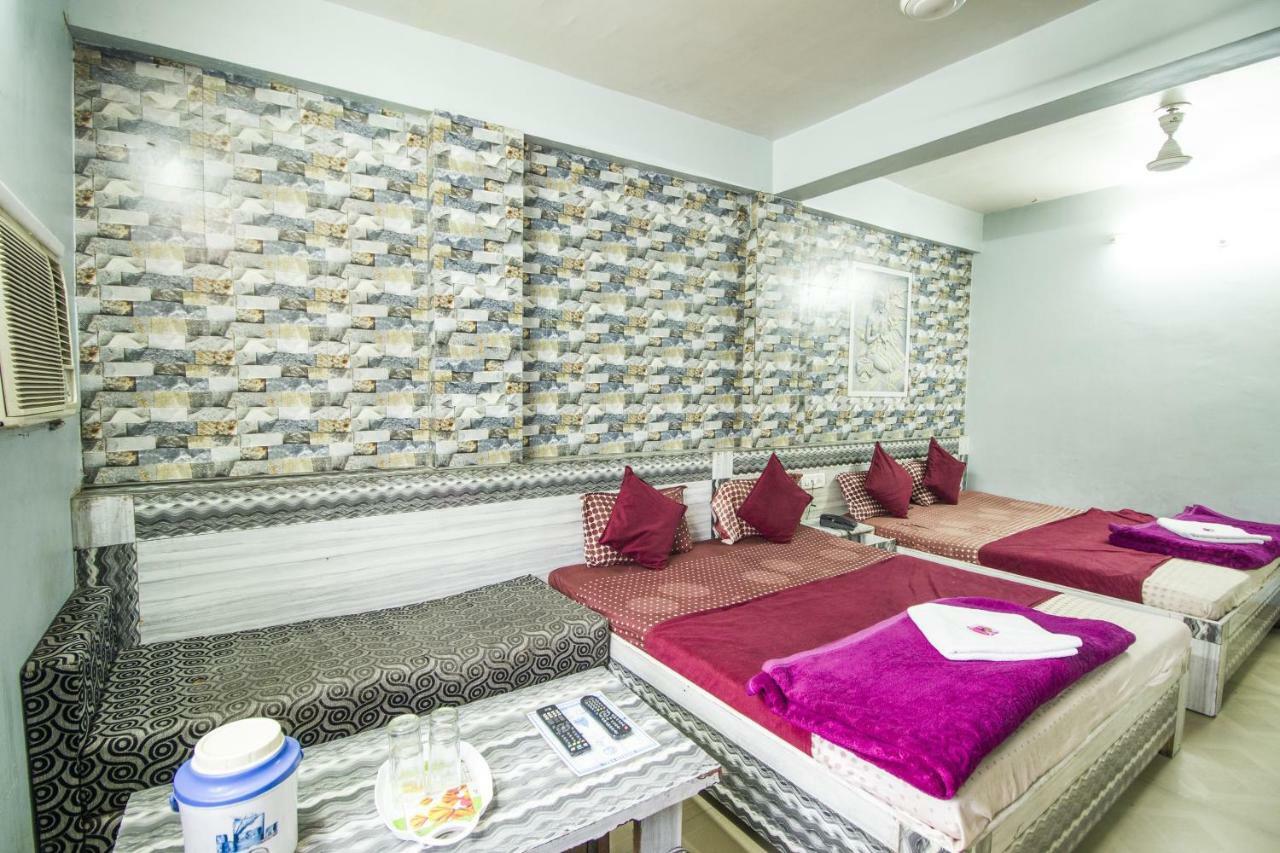 Hotel Gujarat Palace Ujjain Exteriör bild